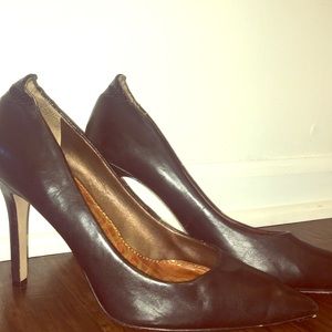 Women’s size 9 Sam Edelman black pumps